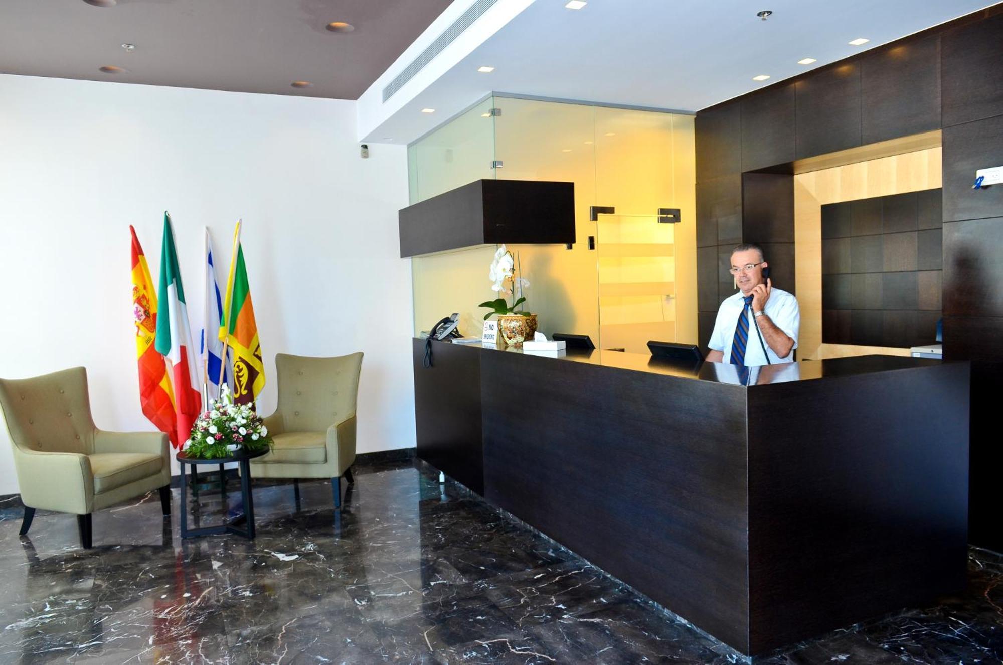 Golden Crown Old City Hotel Nazareth Ngoại thất bức ảnh